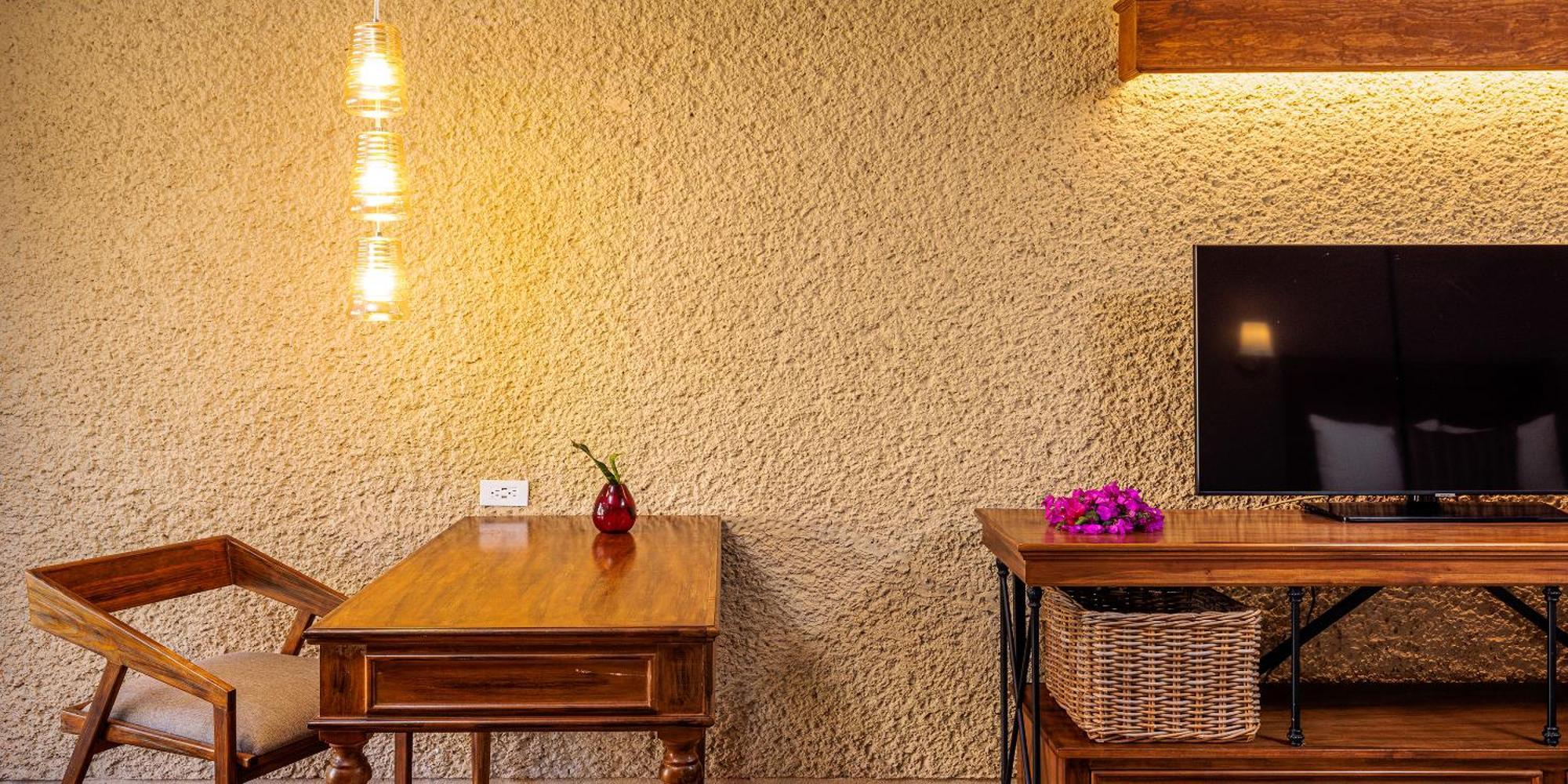 Real De Minas San Miguel De Allende Chambre photo A wall with a layer of stucco